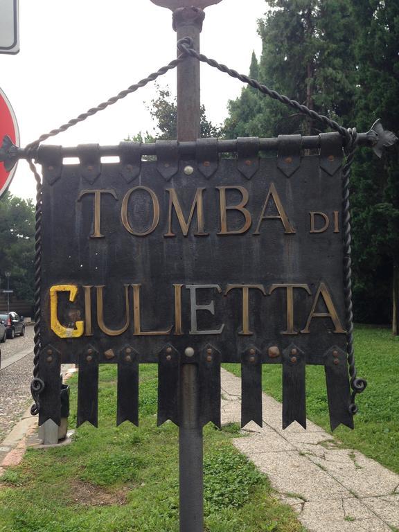 Alla Tomba Di Giulietta Verona Ngoại thất bức ảnh